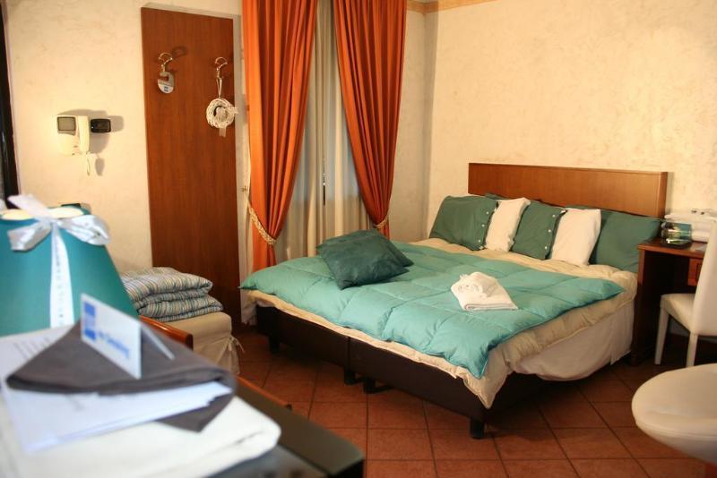 Eh Rome Airport Euro House Hotels Fiumicino Exterior photo